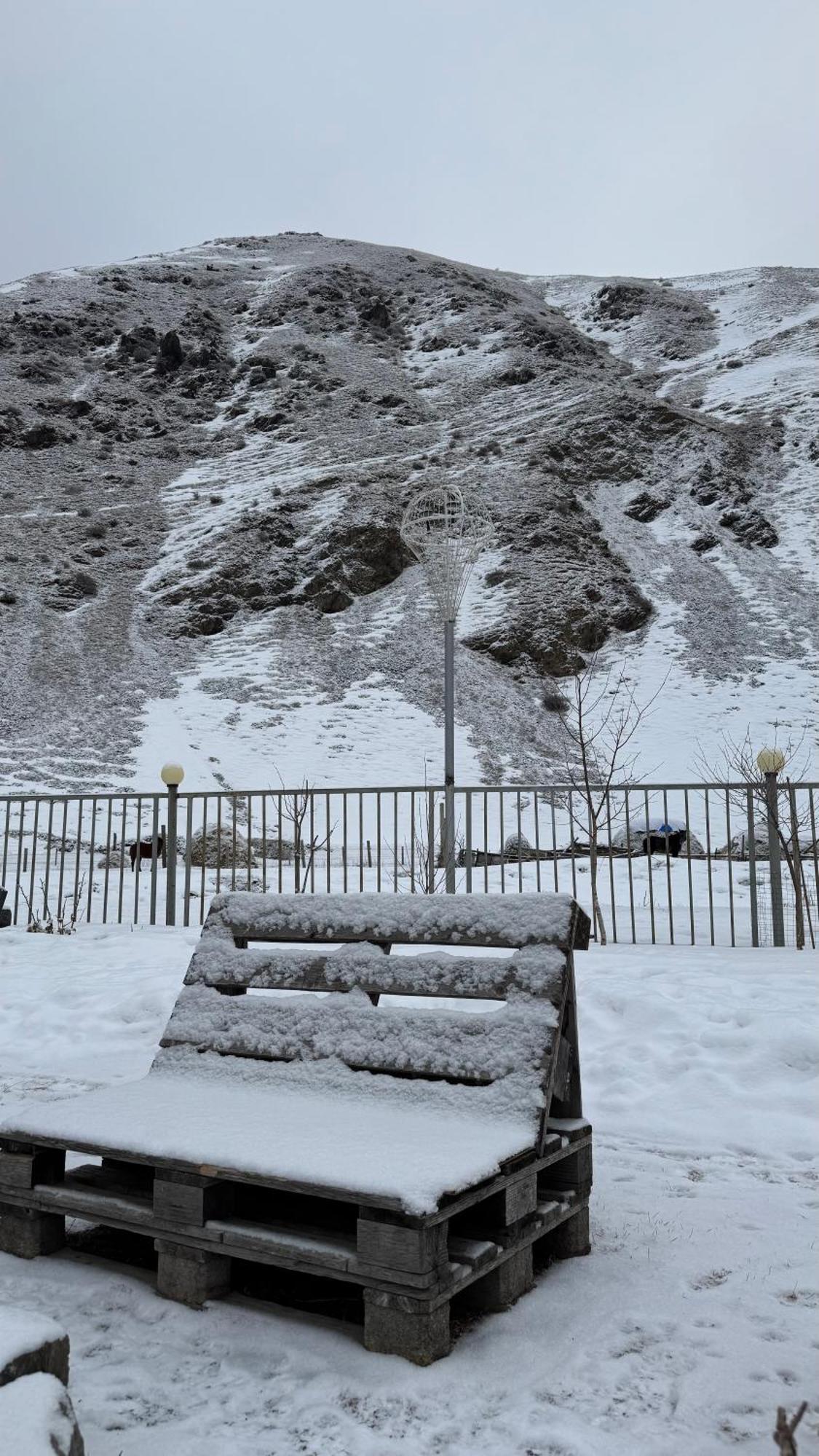 januka garden sno Villa Kazbegi Bagian luar foto